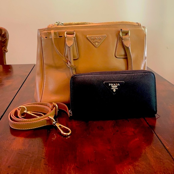 Small Saffiano leather bag Beige +black wallet - Picture 1 of 15